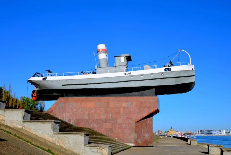 Катер герой