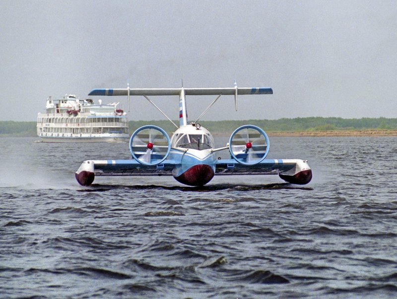 Экраноплан км-1
