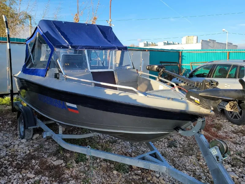 Лодка УМС 500