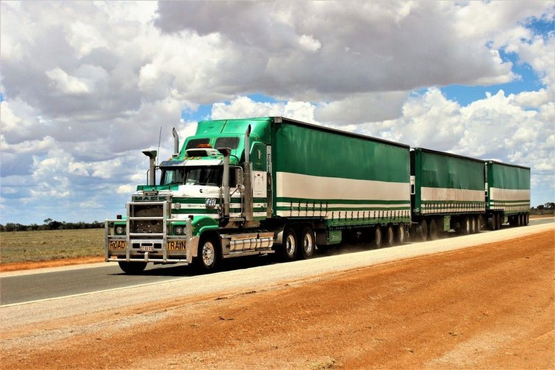 Mack Trucks автопоезд