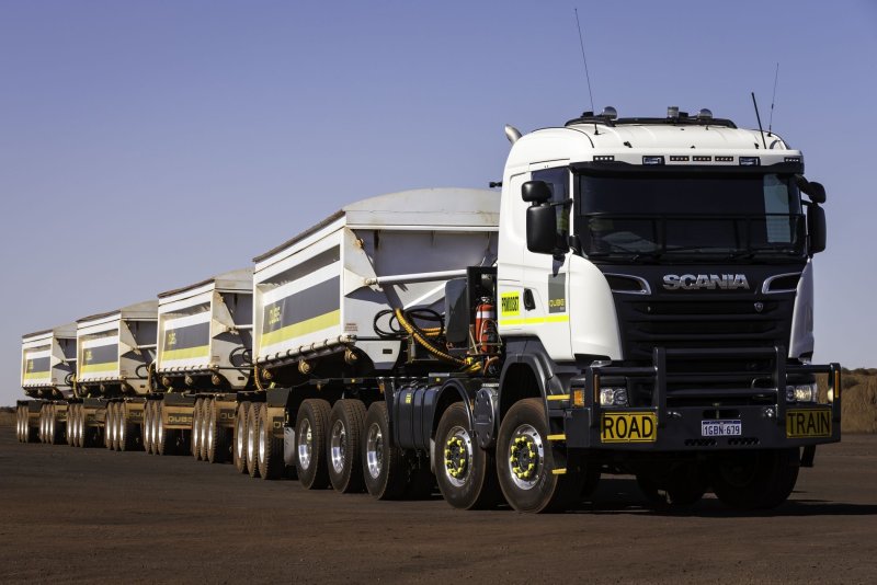 Седельный тягач Scania 8x8