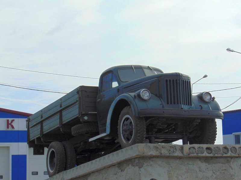 Урал 355