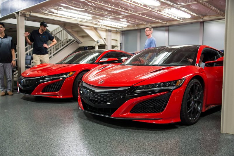 Спорткары Acura NSX