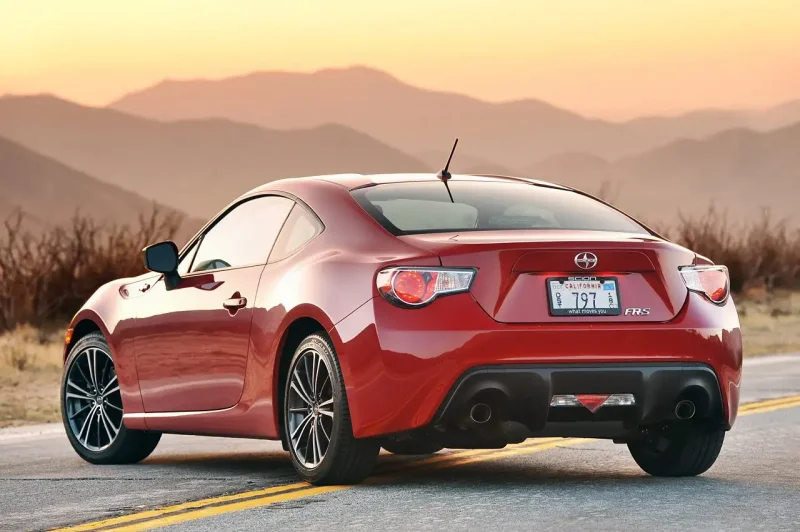 Спортивный Ниссан gt86