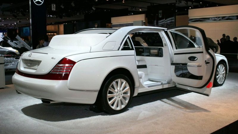 Машина Maybach 62s Landaulet