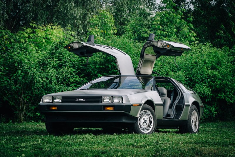 DELOREAN DMC-12 2021