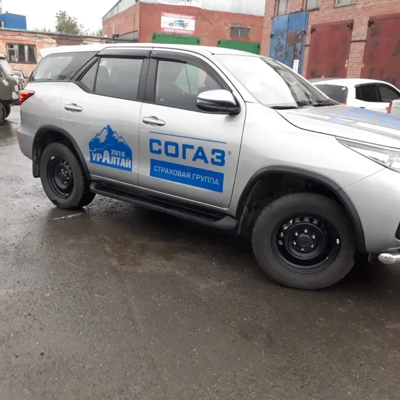 Автомобиль СОГАЗ джип