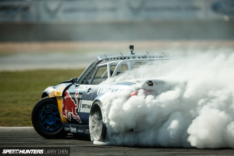 Ford Mustang RTR дрифт