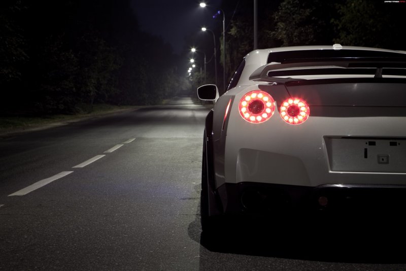 Nissan Skyline r35 ночь