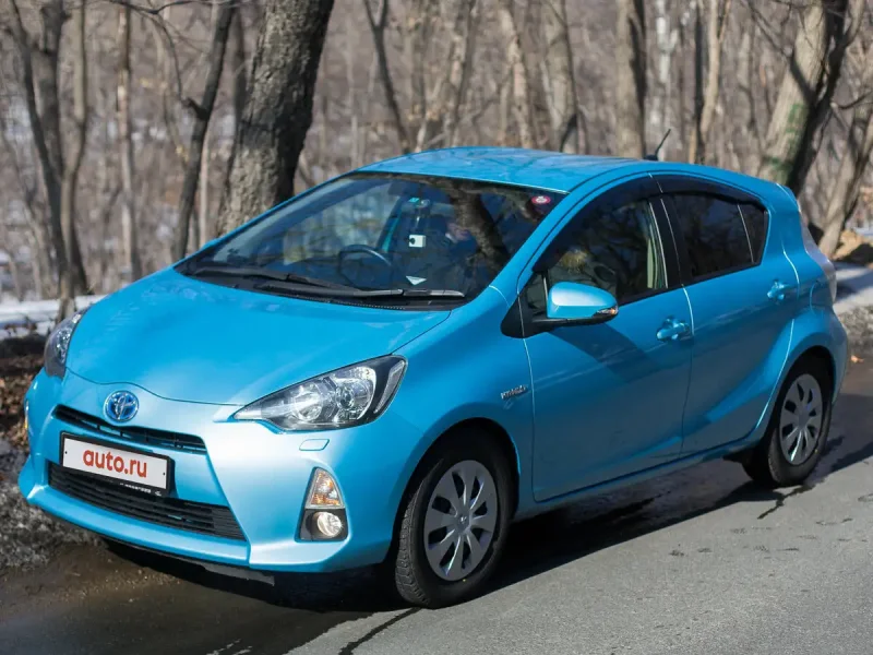 Toyota Aqua 1 поколение