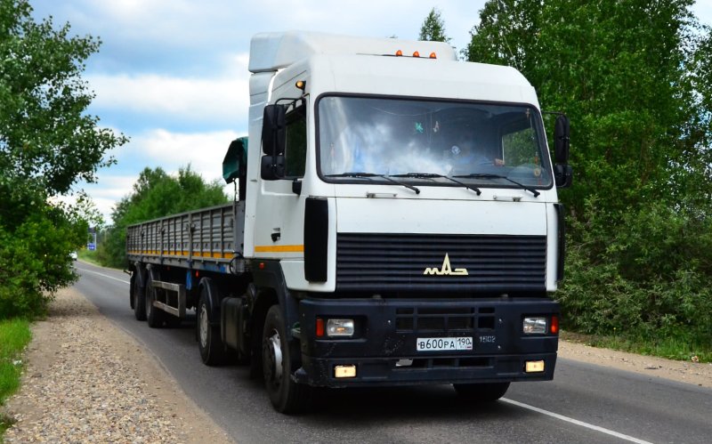 МАЗ 5440 бортовой