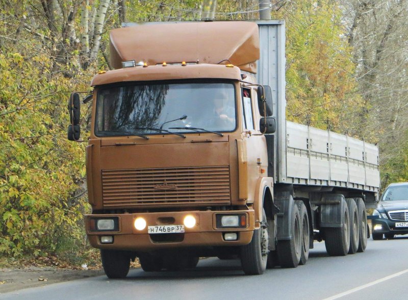 МАЗ 6422 бортовой