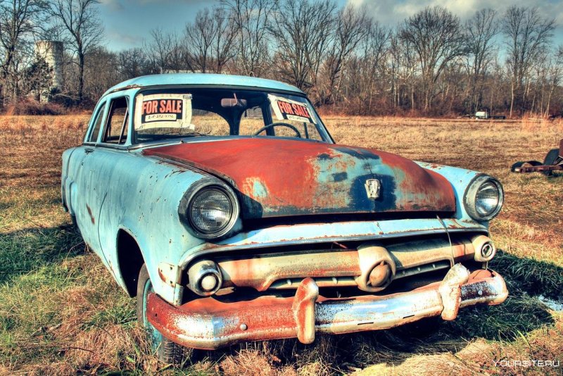 Старая ржавая машина