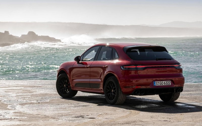 Porsche Macan 2020 красный