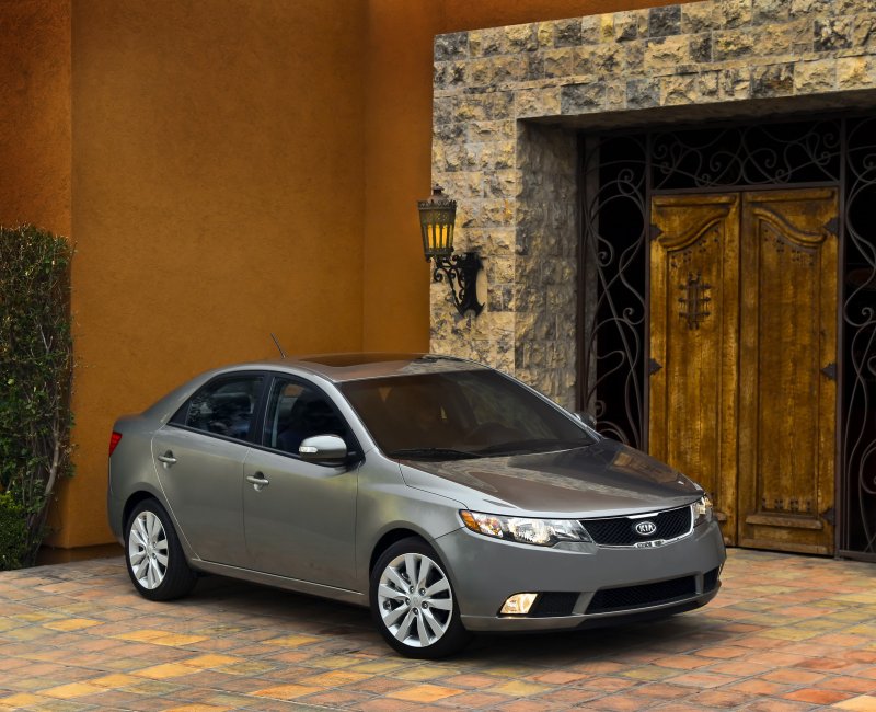 Kia Cerato 2011 седан