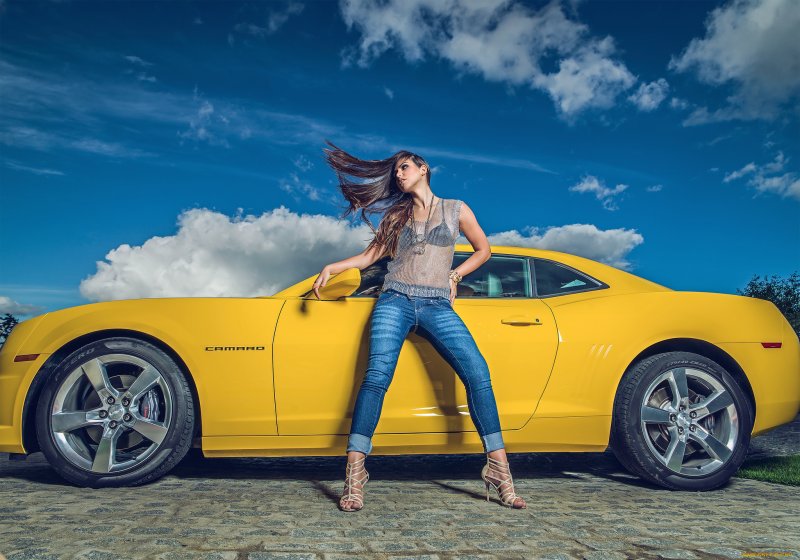 Chevrolet Camaro devushki