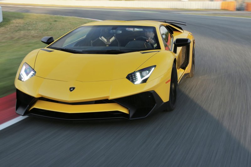 Lamborghini lp750