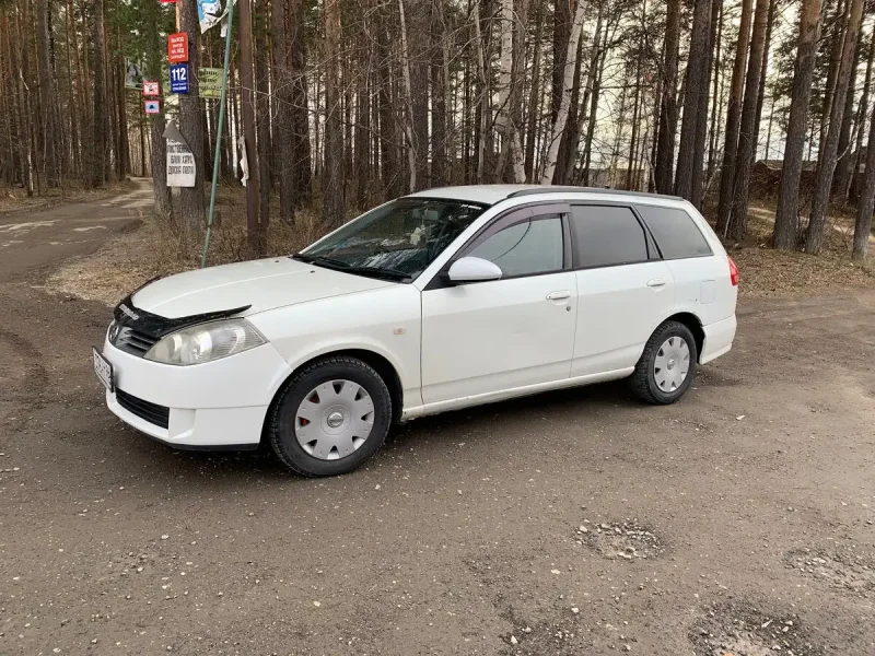 Ниссан Вингроад 2001 с рейлингами