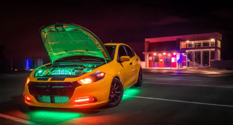 Неоновый автомобиль