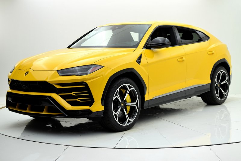 Lamborghini кроссовер Urus