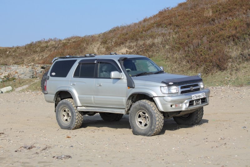 Hilux Surf 3