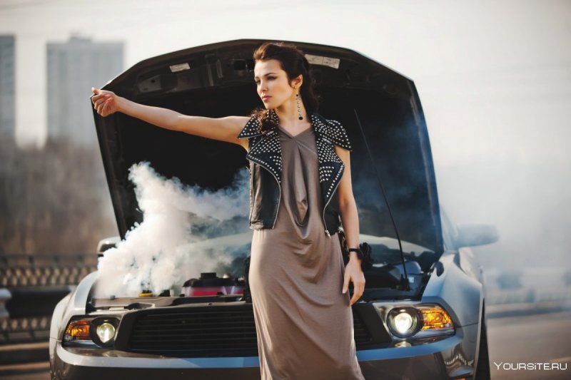 BMW x5m и девушка