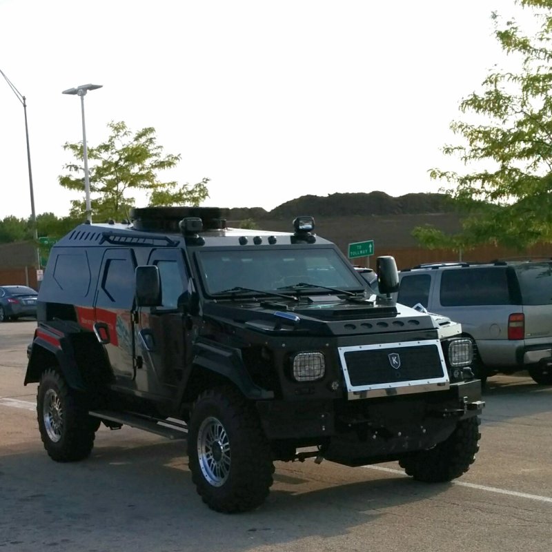Автомобиль Conquest Knight 15