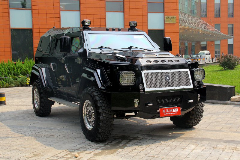 Броневик Knight XV