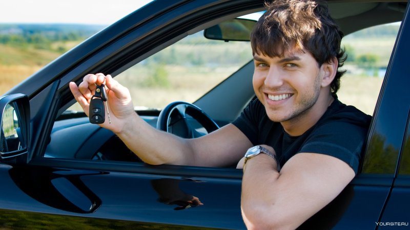 Парень в машине