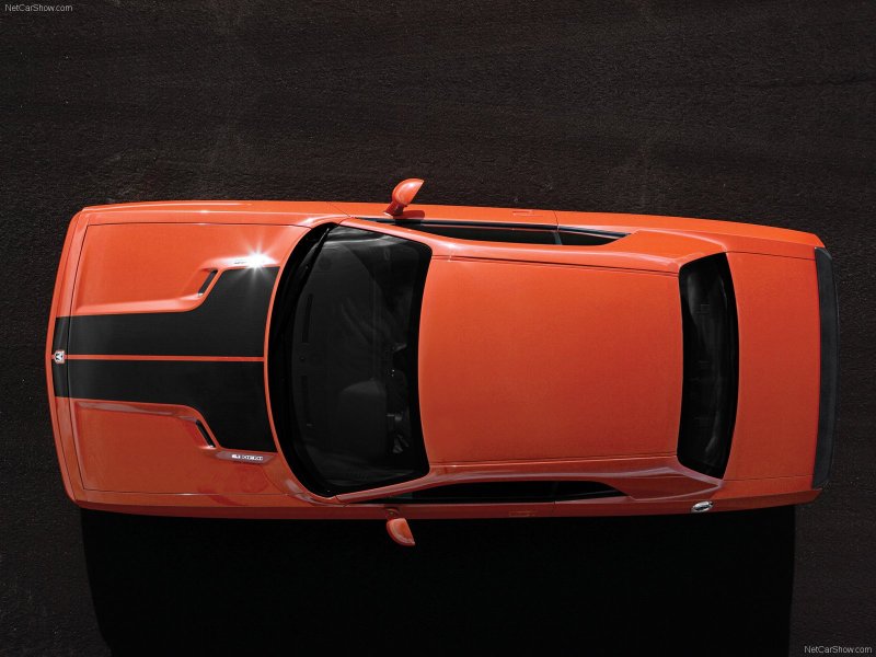Капот dodge Challenger сверху