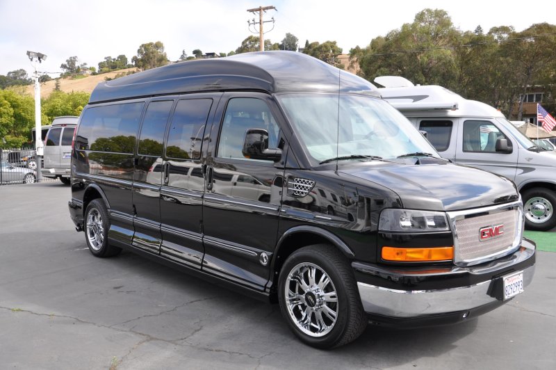 GMC Savana Chevrolet Express