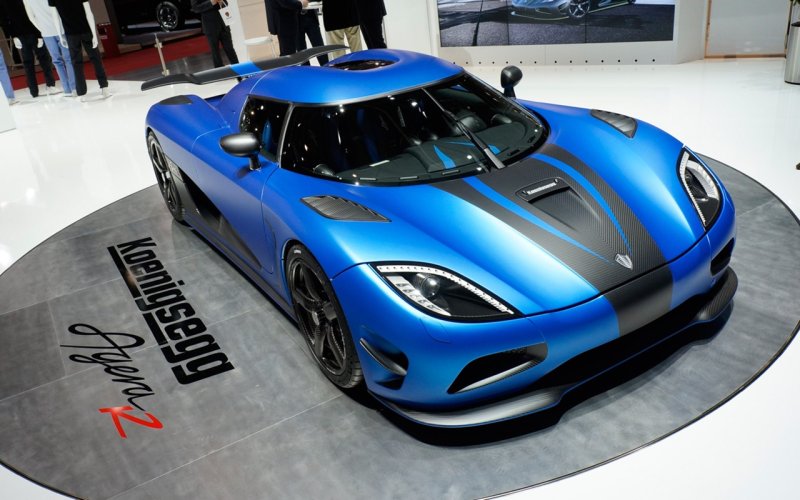 Гиперкар Бугатти Вейрон