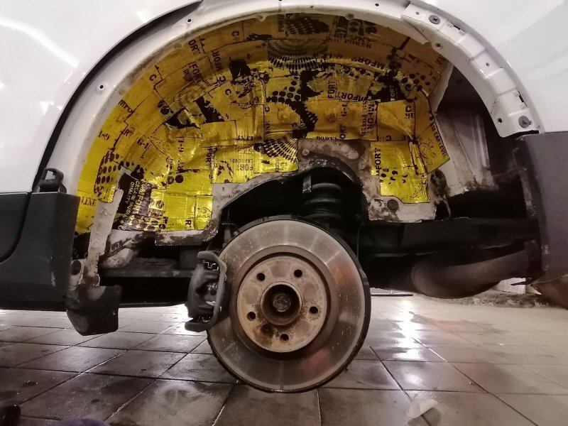 Шумка арок e70 штатная