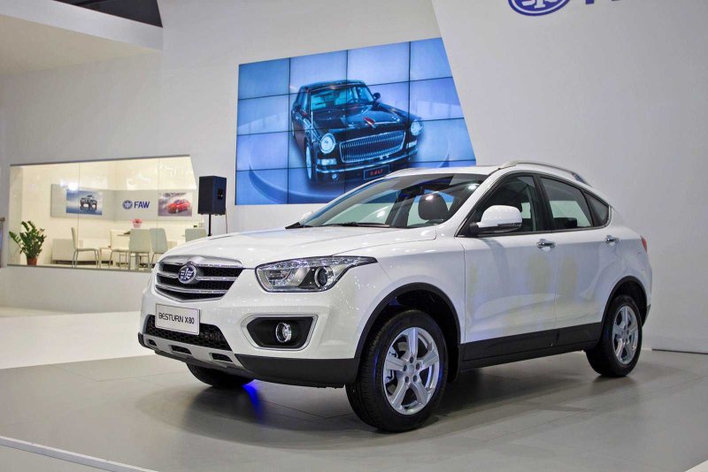 Автомобиль FAW Besturn x80