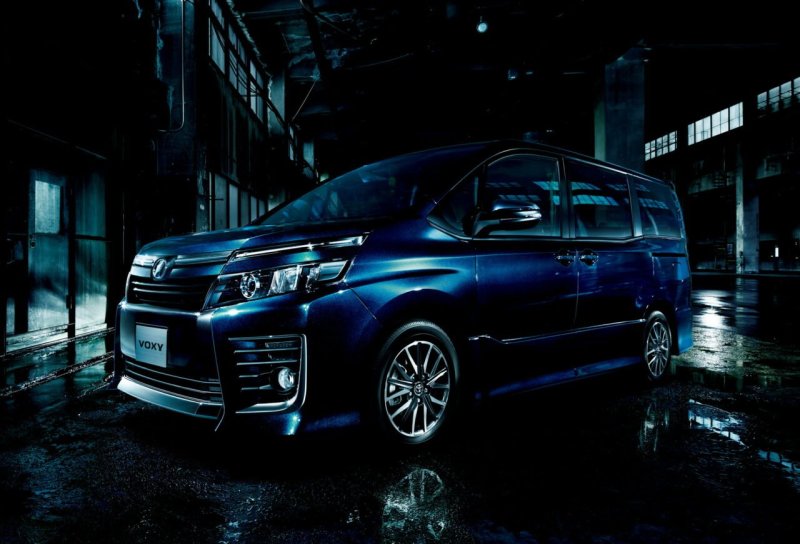 Toyota Voxy 2010