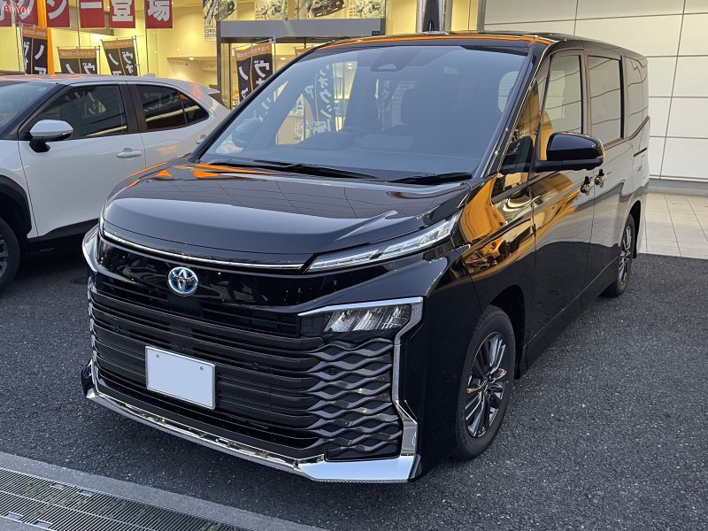 Toyota Voxy 2014 Hybrid