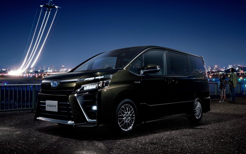 Toyota Voxy II (r70)