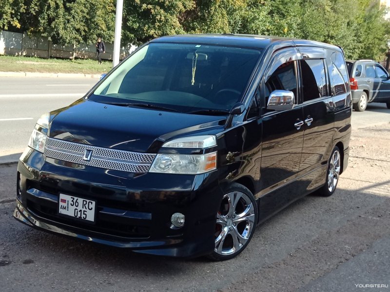 Toyota Voxy Hybrid