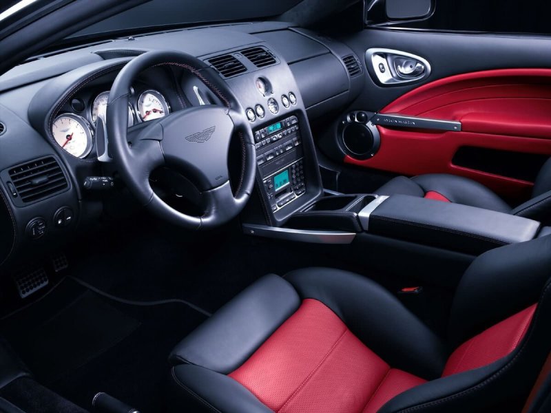 Aston Martin Vanquish 2005 салон
