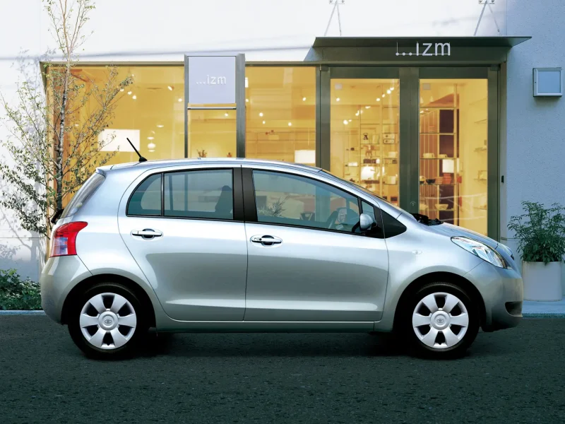 Toyota Vitz 1