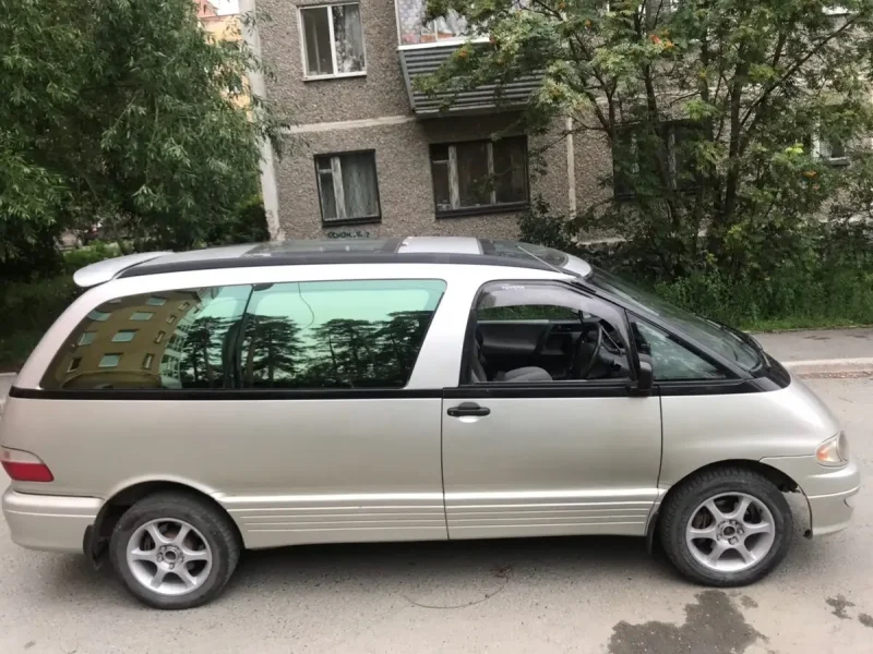 Тойота Люсида 1999