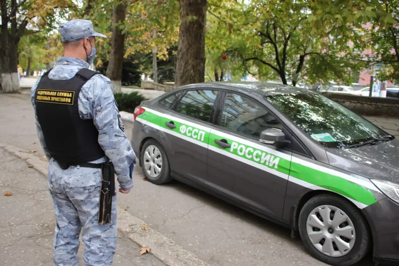 Судебный пристав в Крыму 2021