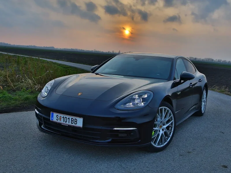 Porsche Panamera 4