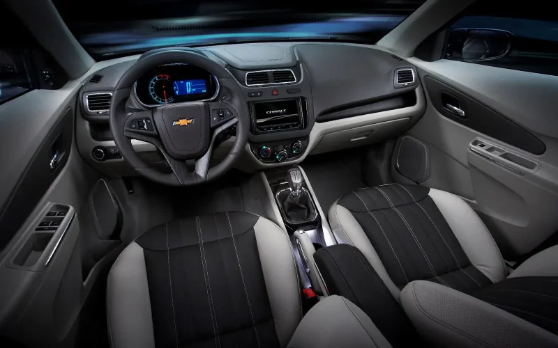 Chevrolet Cobalt перед