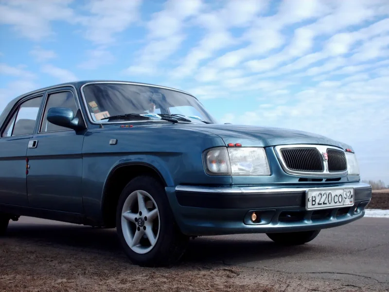 ГАЗ 3110 серебристая