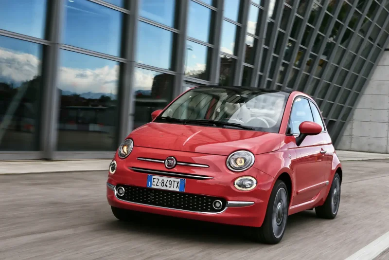 Машина Fiat 500
