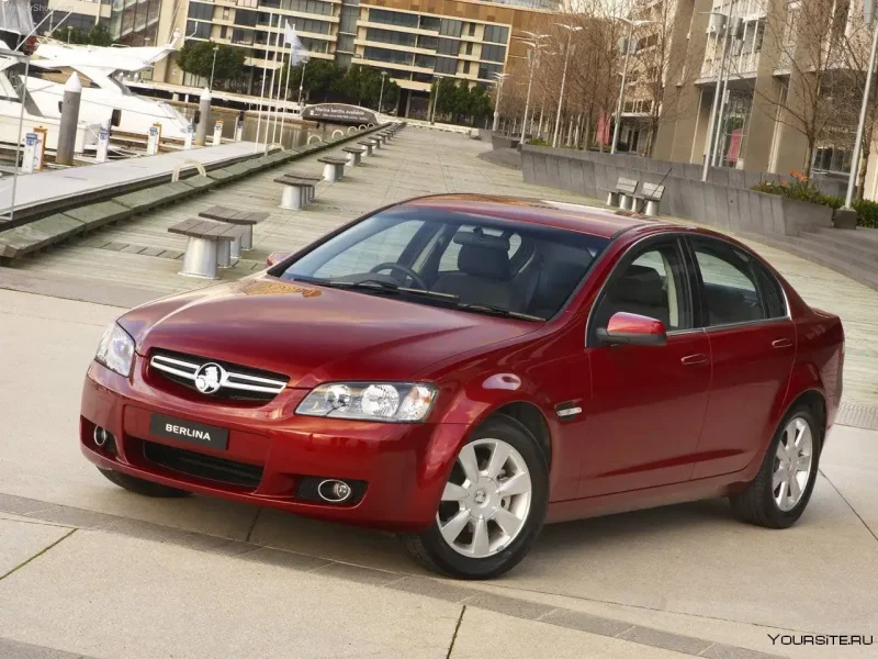 Машина Holden Commodore