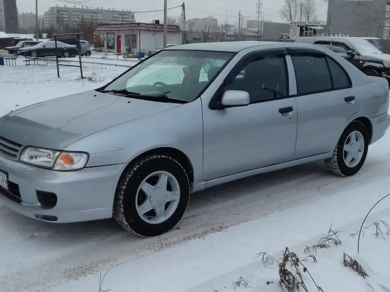 Nissan Pulsar n15 седан