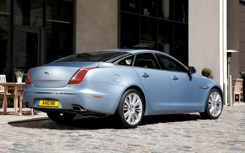 Ягуар XJ 2016