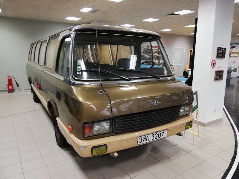 ЗИЛ-118 Юность